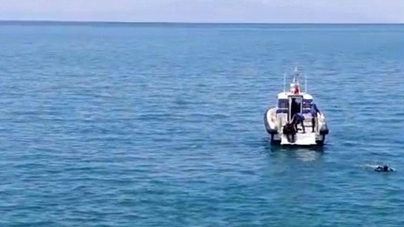 Van Gölü’ne Düşen Araçta Korku Dolu Anlar: Sürücü Hastaneye Kaldırıldı
