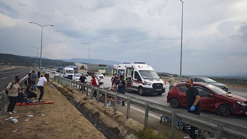 Aydın-Denizli Otoyolu’nda Kaza: Otomobil Otobüse Çarptı, 9 Kişi Yaralandı