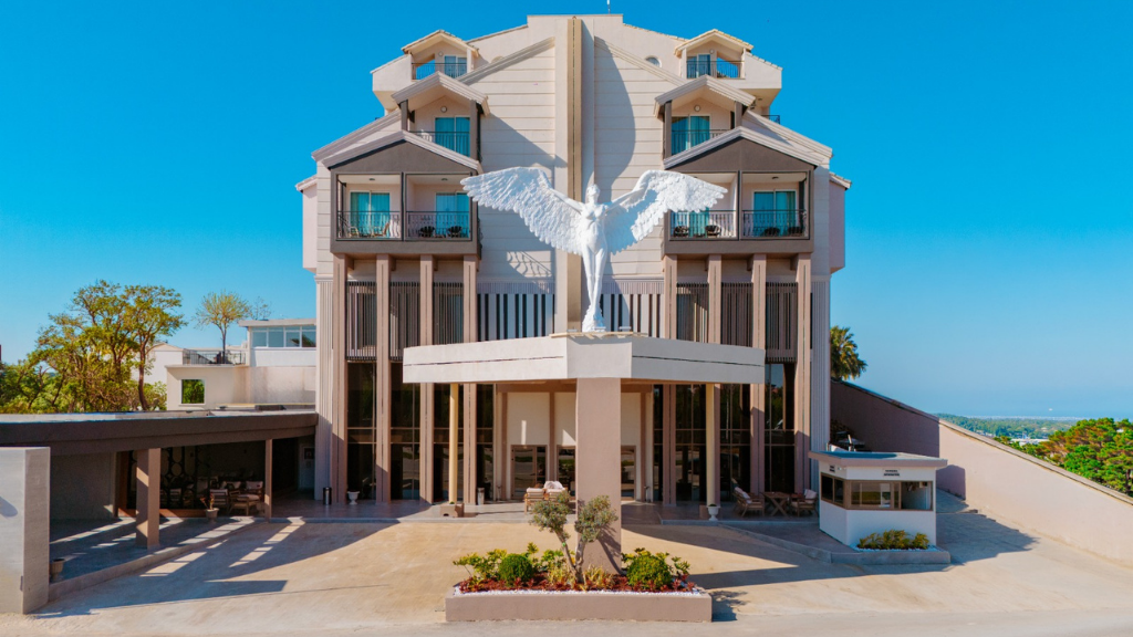 Qella Beach Hotel Yeni Yönetimle Turizmde Güçlü Bir Yenilenme Sürecine Girdi
