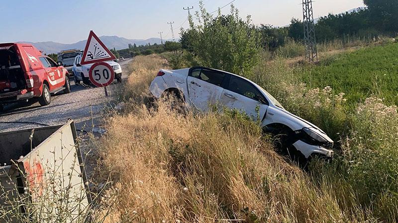 Malatya’da kamyonet ile otomobil çarpıştı: 3 kişi yaralandı
