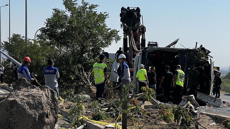 Devrilen otobüste can pazarı: Yolcu yaşananları anlattı
