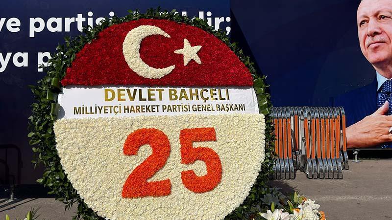 Bahçeli’den AK Parti’nin 25’inci Kuruluş Yıl Dönümüne Tebrik Çelengi