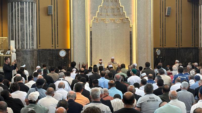 Taksim Camii’nde 30 Ağustos şehitleri için mevlit programı