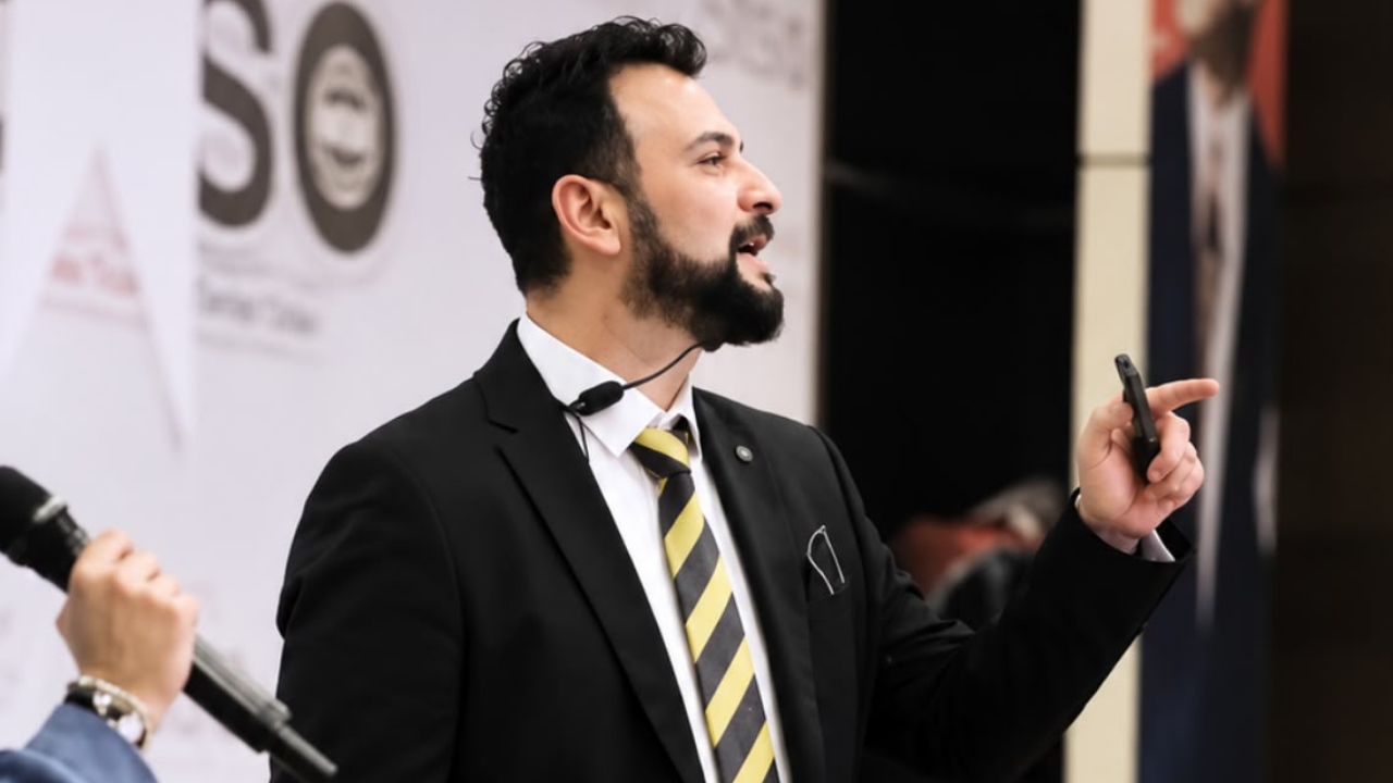 Geleneksel Yönetim Bitti, Tasarım Odaklı Liderlik Başladı: Naci Murat Servi’nin Yeni Kitabı Raflarda