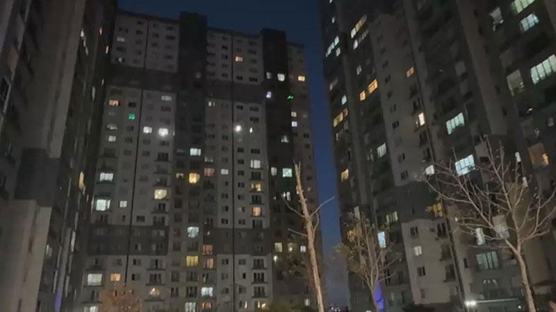 Esenyurt’ta otopark yangını 28 katlı binaya sıçradı: 42 kişi dumandan etkilendi