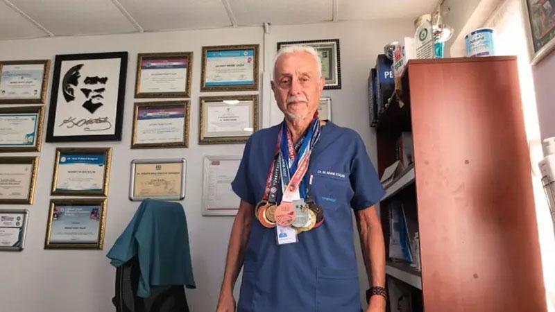 80 yaşındaki çocuk doktoru, 64 yıllık atletizm kariyerinde 98’inci madalyasını kazandı