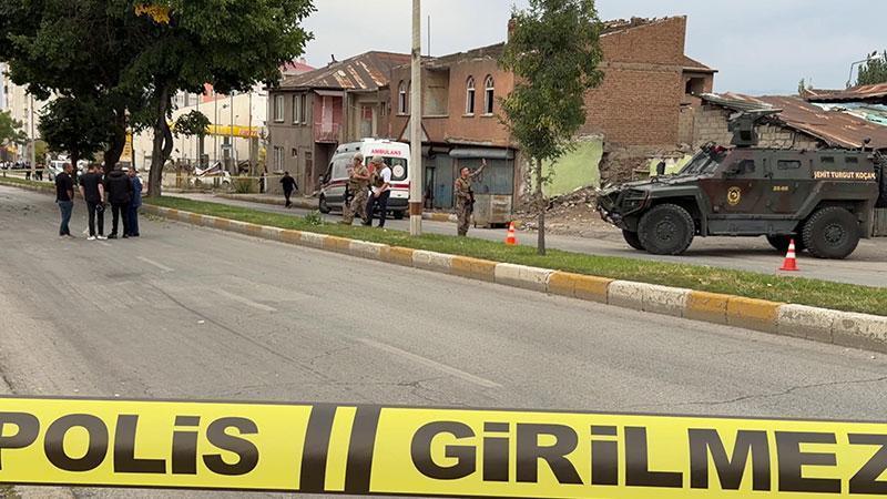 Erzurum’da balkonlardan ateş açıldı: 1’i polis 12 kişi yaralandı