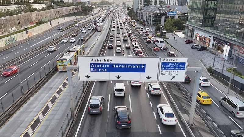 İstanbul’da trafik yoğunluğu yüzde 71’e ulaştı