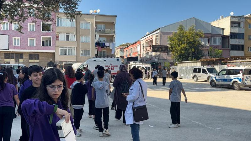 Bursa’da ortaokulda zehirlenme şüphesi: 27 öğrenci hastaneye kaldırıldı