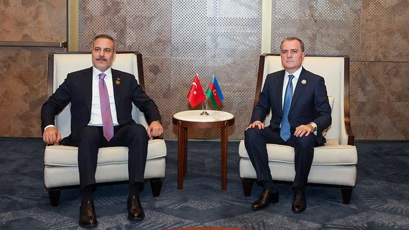 Bakü’de diplomatik temas: Fidan, Ceyhun Bayramov ile görüştü