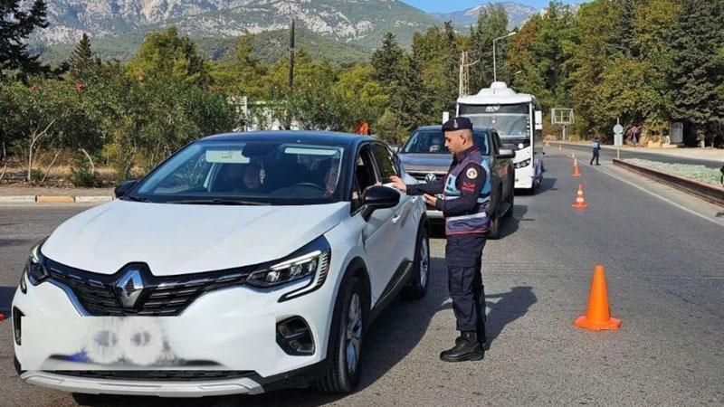 Aranan hükümlülere yönelik operasyon: 912 kişi yakalandı