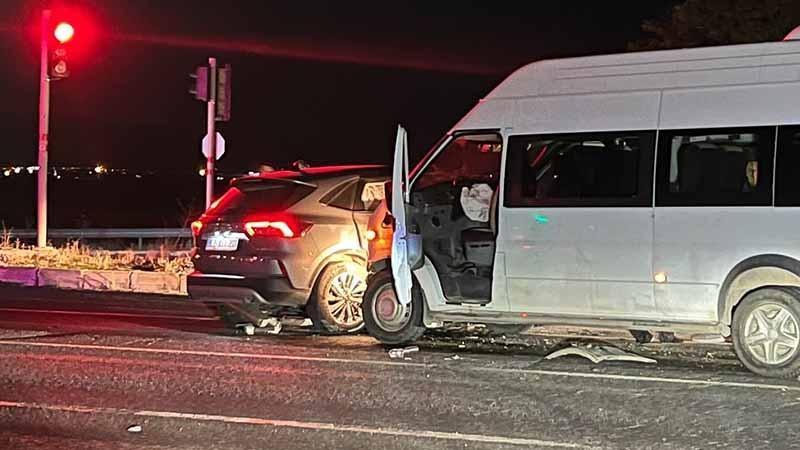 Adıyaman’da trafik kazası: Tarım işçilerini taşıyan minibüste 15 kişi yaralandı